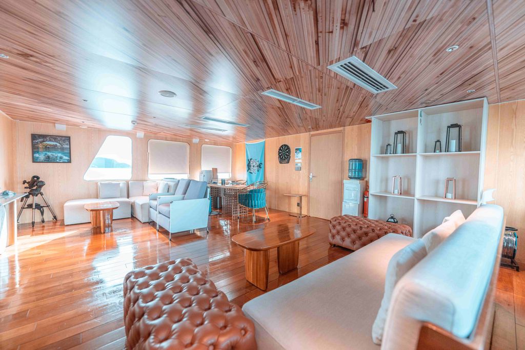 lounge black pearl